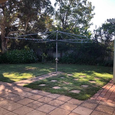 Pleasant View Villa Horsham Bagian luar foto